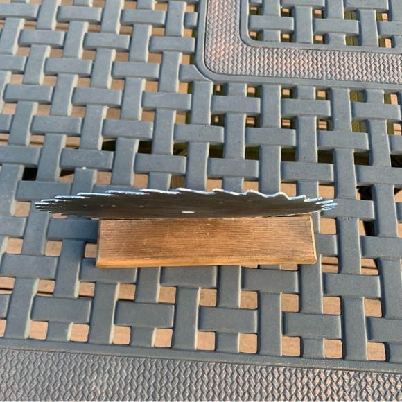 Hand painted saw blade with stand. Great gift idea - Picture 4 of 6